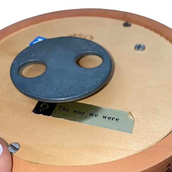 ANRI Hand Crafted and Hand Painted in Italy ** WORKING** Plays The Way We Were - Picture 5 of 7